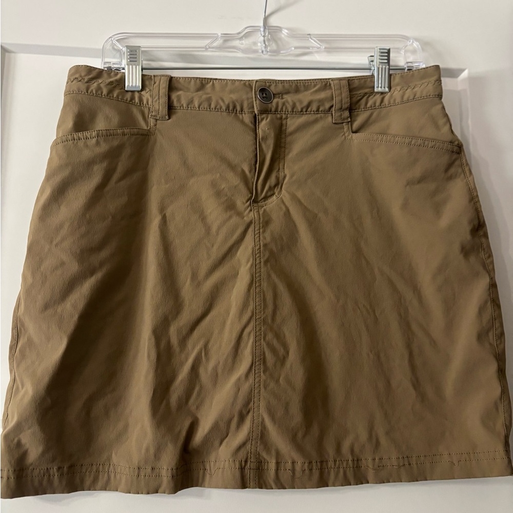 Eddie Bauer Travex Dark Tan Travel Skort, Size 6